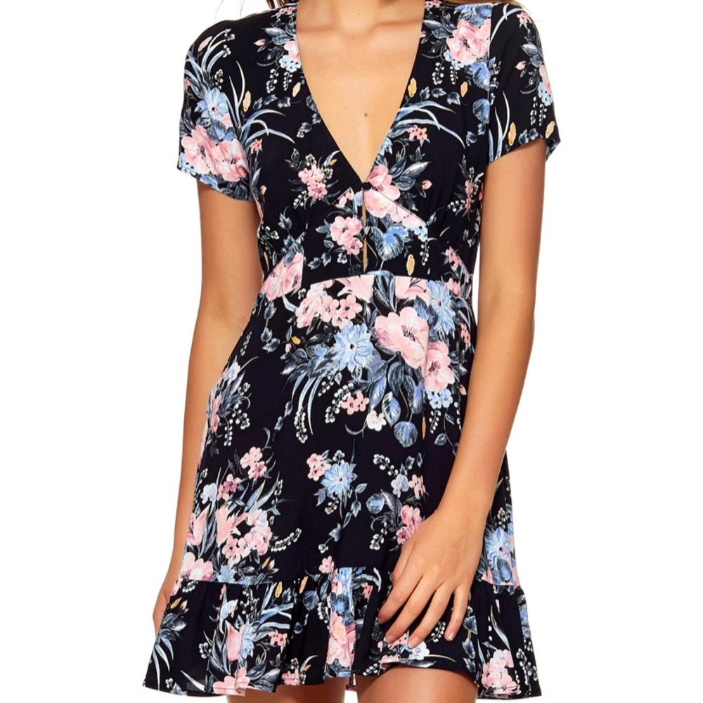 August’s the Label Bella Play dress Scarlett Black